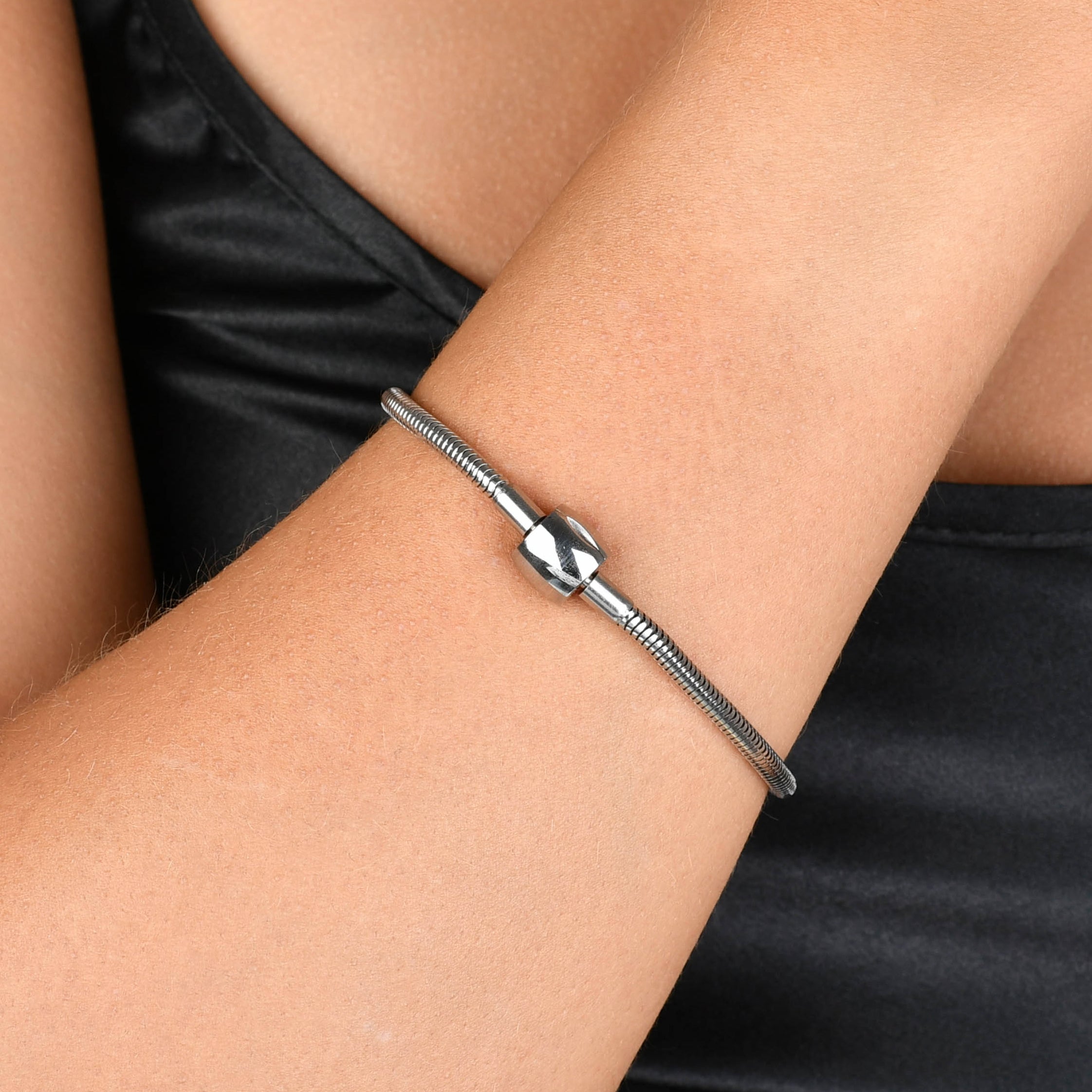 PULSEIRA BERLOQUE ASPIRAL ARREDONDADA