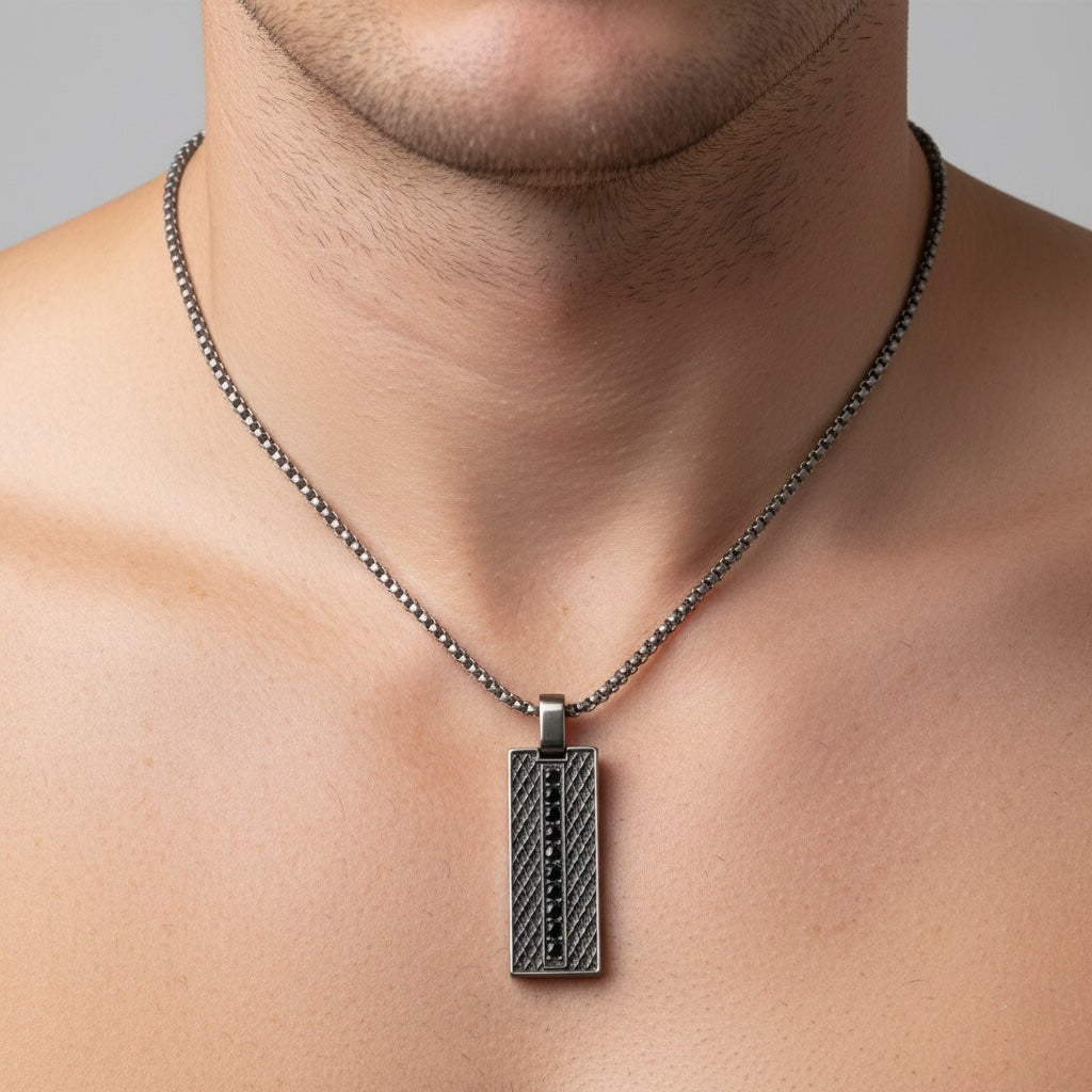 COLAR PCOLAR PRIME CORRENTE VENEZIANA MEIA CANA 2MM PINGENTE PLACA COM ZIRCONIAS PRETAS