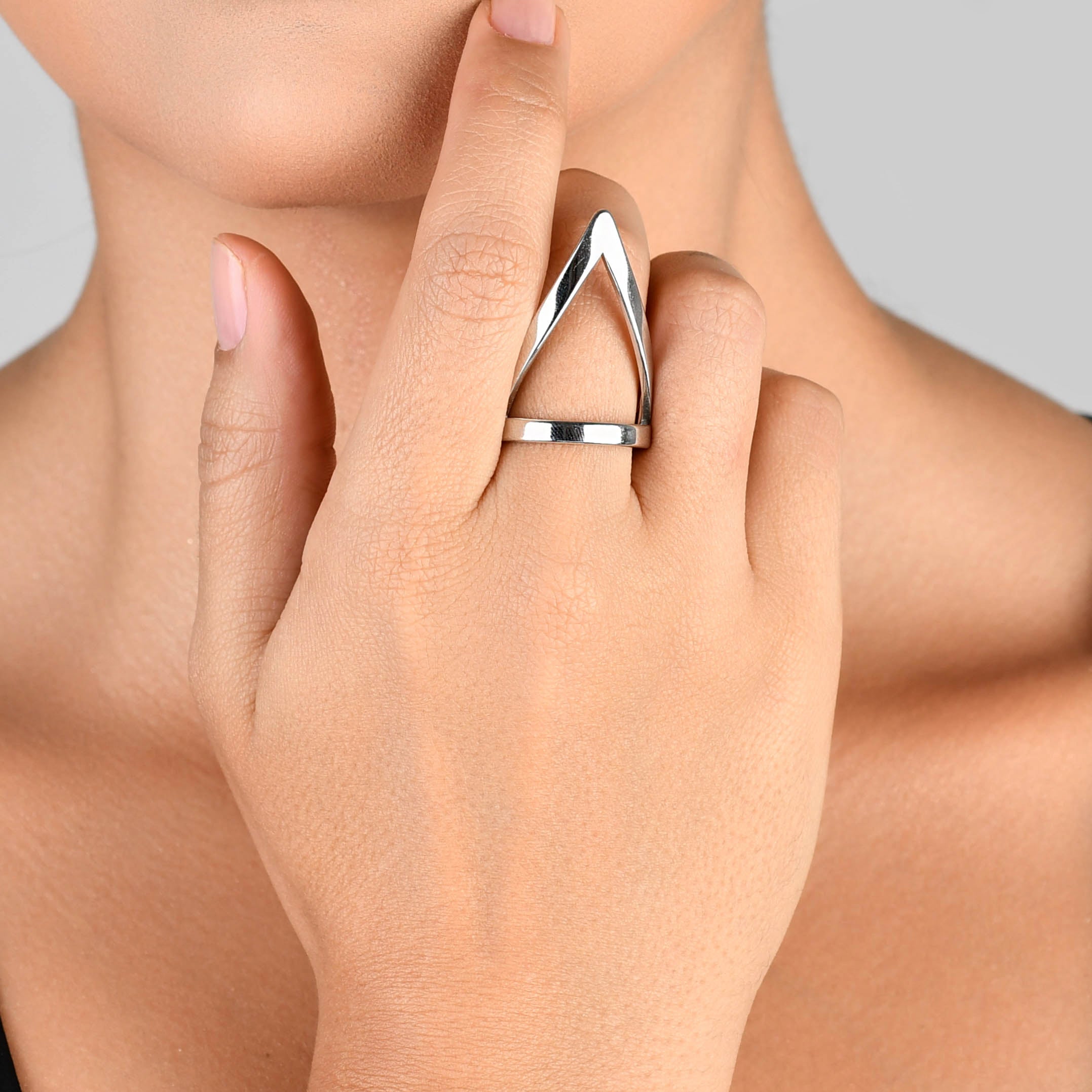 ANEL GEOMETRIC SHAPE V LONGO