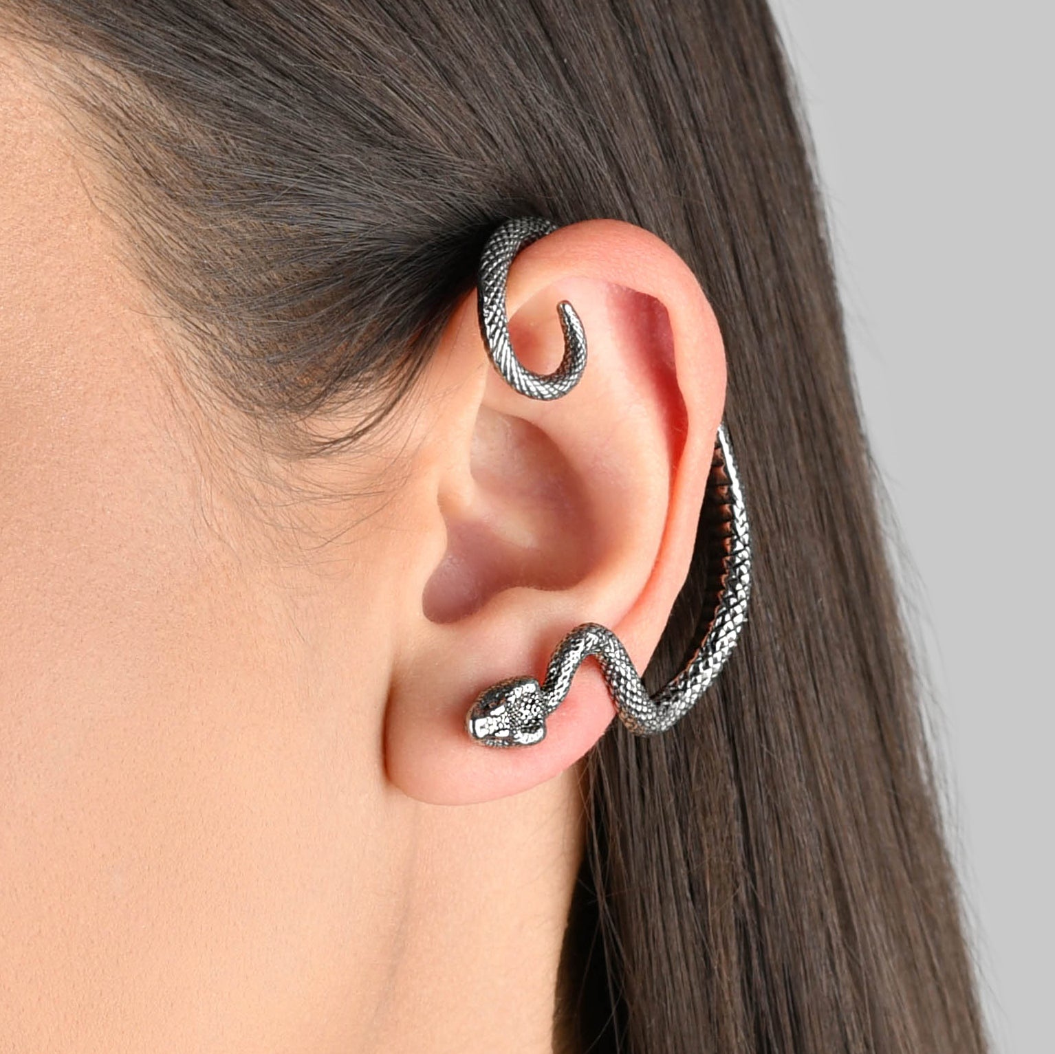 BRINCO DARK EAR CUFF UNITÁRIO SERPENTE AÇO COM DETALHE BLACK