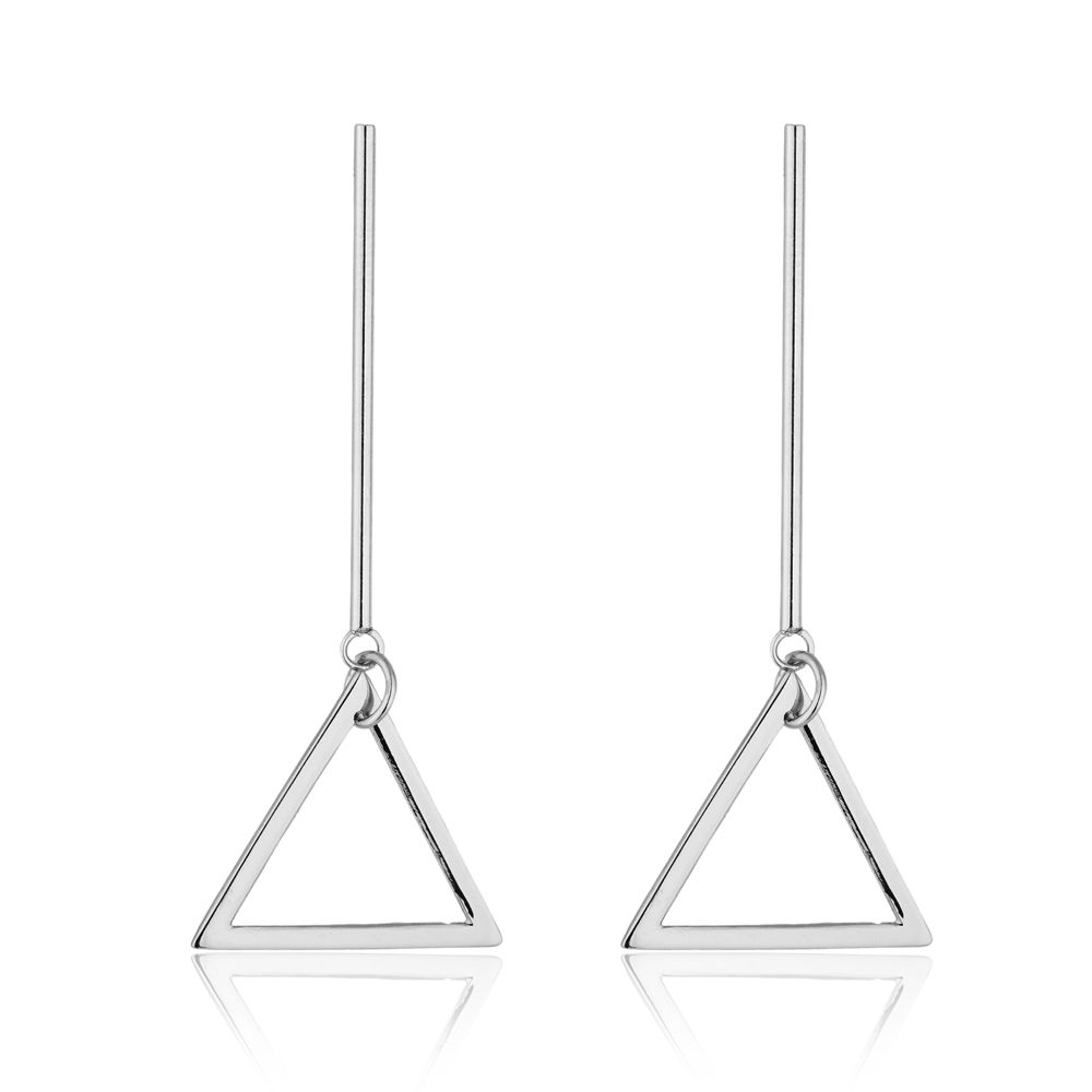 BRINCO POP HASTE RETA CURTA COM PENDENTE TRIANGULO VAZADO